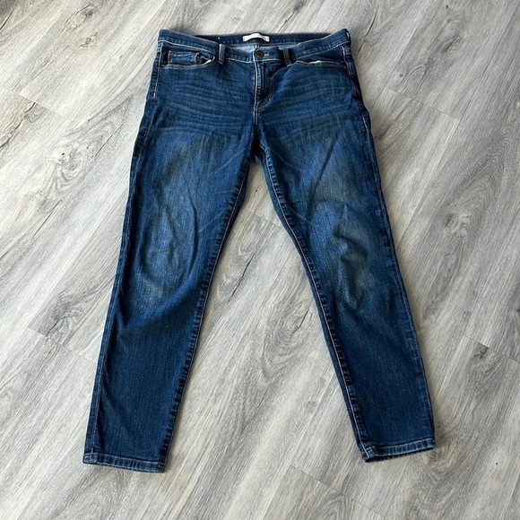Banana Republic Denim - Banana republic slim / skinny jeans size  31